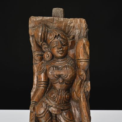 Inde, Paire de bois de char en bas-relief...
