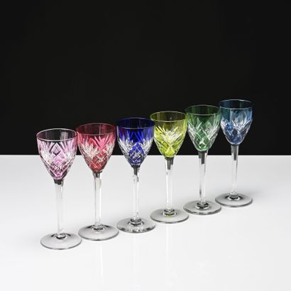 SAINT LOUIS
Six verres à pied en cristal...