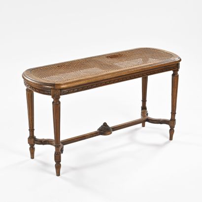 Paire de banquettes oblongues, reposant sur...