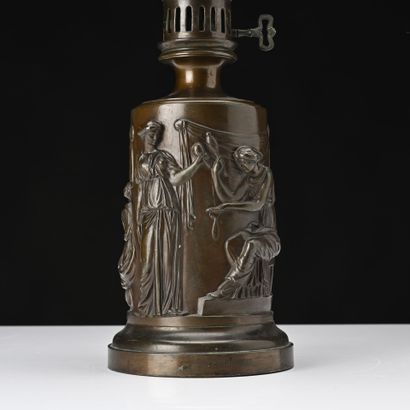 Ferdinand BARBEDIENNE 
Lampe à pétrole à...