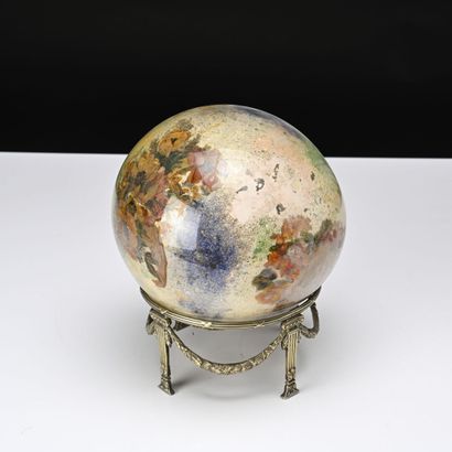 Trois boules porte-perruque en verre soufflé...