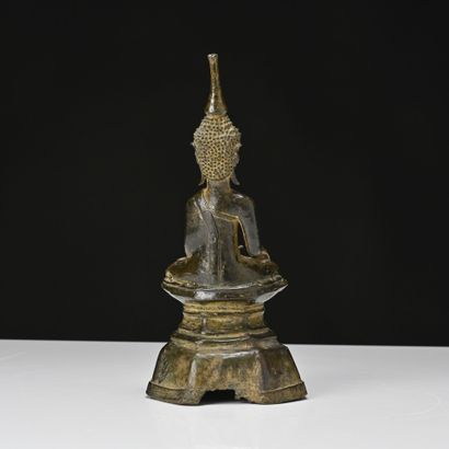 Laos, XVIIIe siècle 
Bouddha en bronze, représenté...