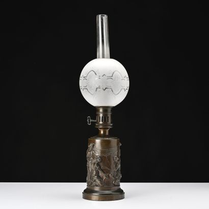 Ferdinand BARBEDIENNE 
Lampe à pétrole à...