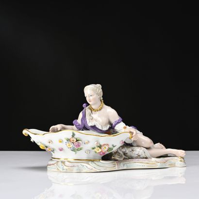 MEISSEN, paire de raviers en porcelaine polychrome...