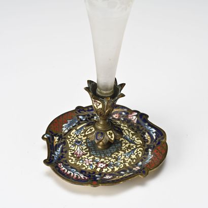 Vase en bronze cloisonné
Epoque Napoléon...