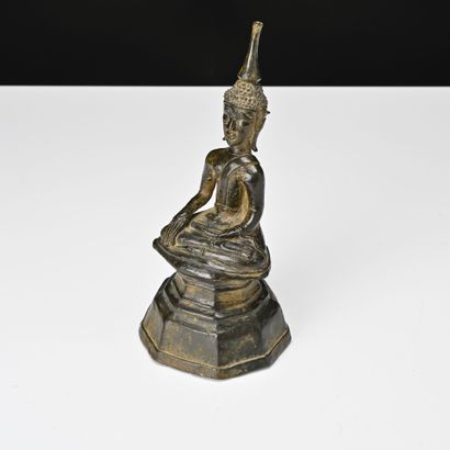 Laos, XVIIIe siècle 
Bouddha en bronze, représenté...
