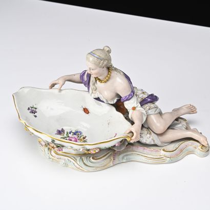MEISSEN, paire de raviers en porcelaine polychrome...