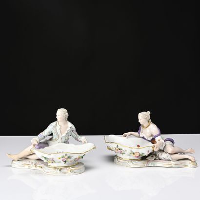 MEISSEN, paire de raviers en porcelaine polychrome...