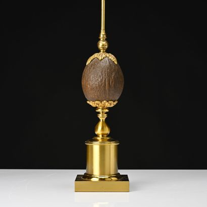 Paire de lampes en laiton fût formé d'une...