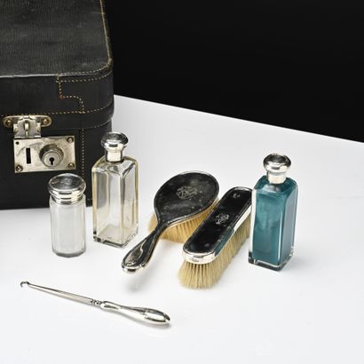 MAPPIN and WEBB
Important Vanity à deux compartiments...