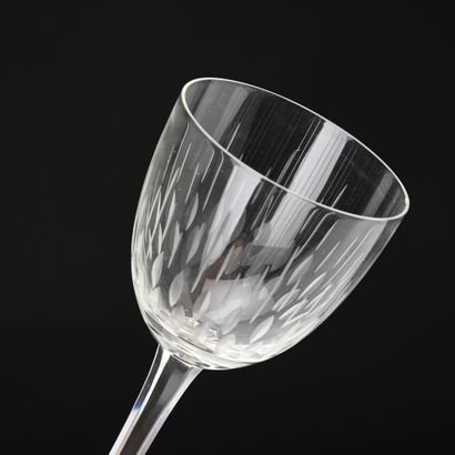 BACCARAT
Service de verres à pied en cristal...