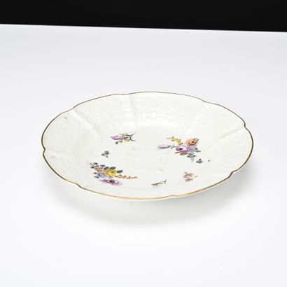 MEISSEN, Assiette polylobée en porcelaine...