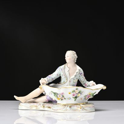 MEISSEN, paire de raviers en porcelaine polychrome...
