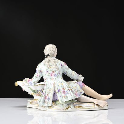 MEISSEN, paire de raviers en porcelaine polychrome...