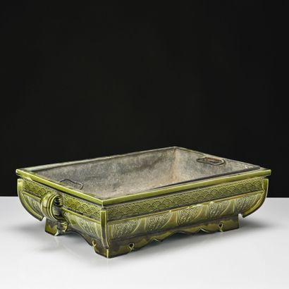 SARREGUEMINES Majolica
Importante jardinière...
