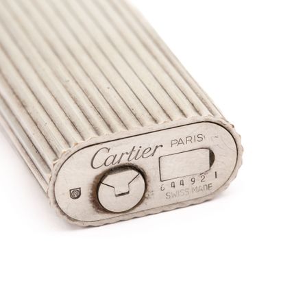 CARTIER Briquet de table en métal argenté...