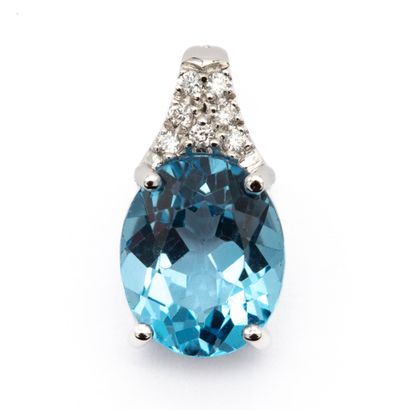 Pendentif en or blanc (750) 18K serti d'une...