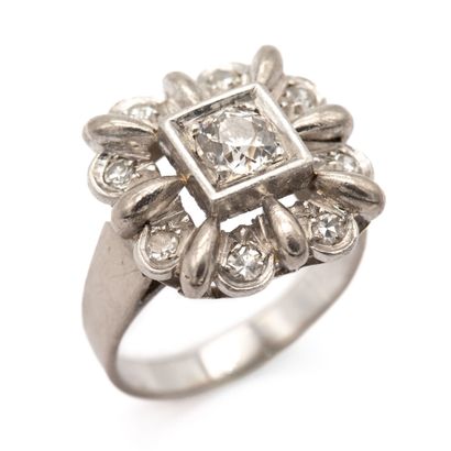 Bague en platine en or blanc (750) 18K, corbeille...