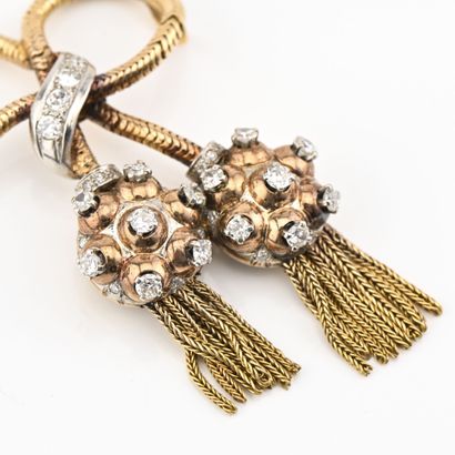 Broche en or jaune (750) 18K figurant un...