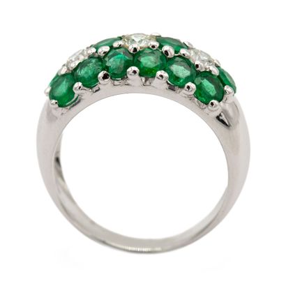 Bague jarretière en or blanc 18 K (750) sertie...