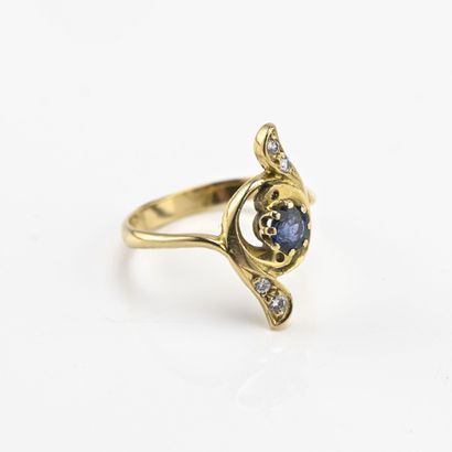Bague en or jaune (750) 18K ornée d'un saphir...