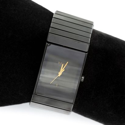 RADO. Montre céramique noire. Mouvement à...