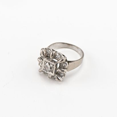 Bague en platine en or blanc (750) 18K, corbeille...