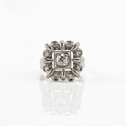 Bague en platine en or blanc (750) 18K, corbeille...