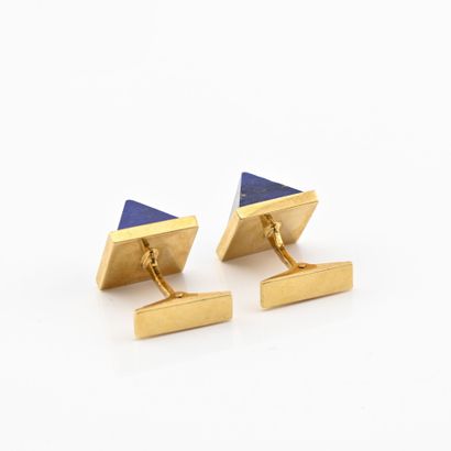 Paire de boutons de manchettes en or jaune...