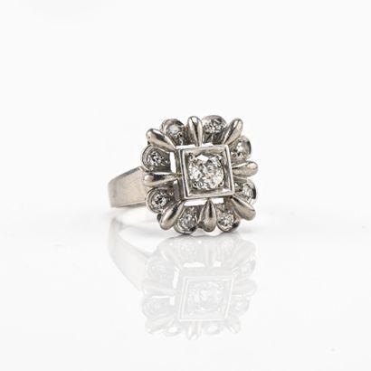 Bague en platine en or blanc (750) 18K, corbeille...