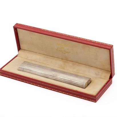 CARTIER Briquet de table en métal argenté...