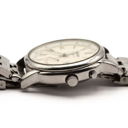 SEIKO KINETIC. Steel case and bracelet with...