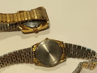 LIP AUTOMATIC, gold-plated metal case and...