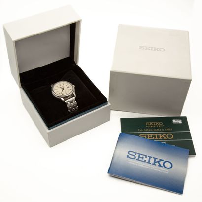 SEIKO KINETIC. Steel case and bracelet with...