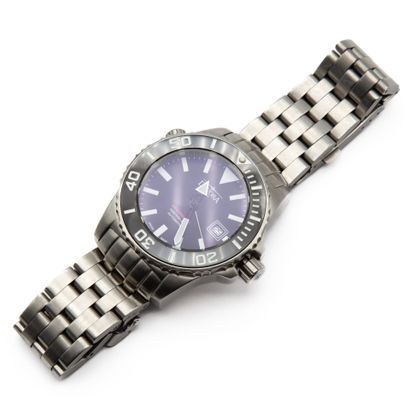DAVOSA. Bracelet watch. Steel case and bracelet....