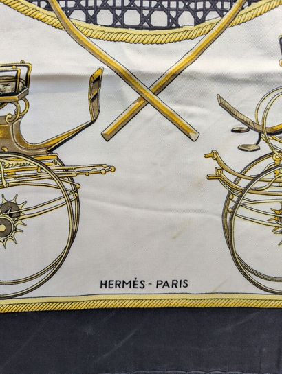 HERMES, Carré de soie 