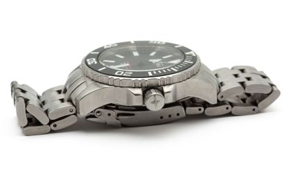 DAVOSA. Bracelet watch. Steel case and bracelet....