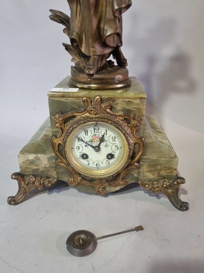 CARLIER 
La marchande de fleurs, pendule...