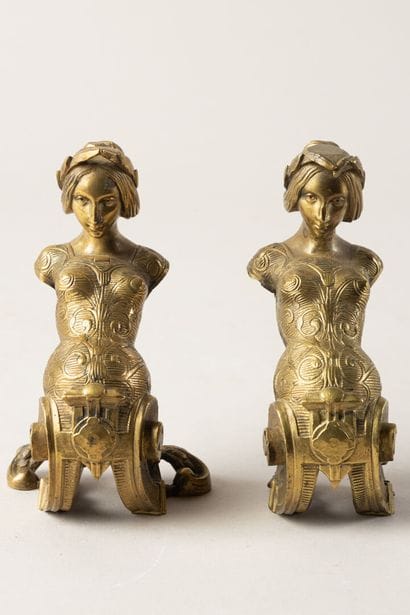 Paire de bronzes d'ameublement à décor de...