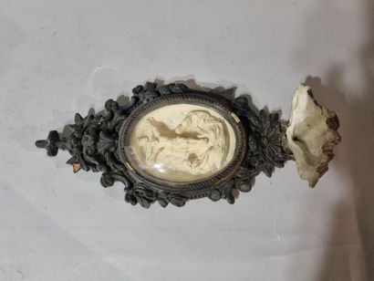 Bénitier composé d'un coquillage et d'un...