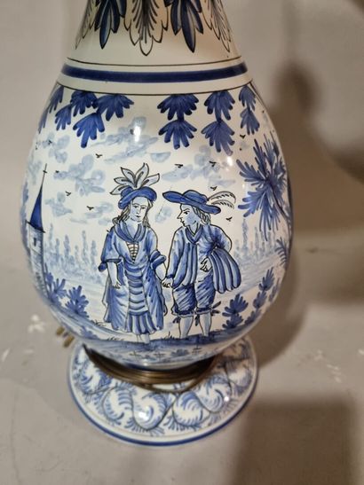 DELFT 
Lampe en faïence blanc bleu
H : 41...