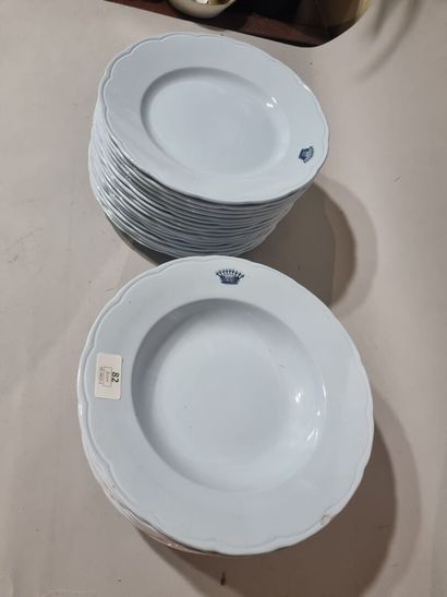 SARREGUEMINES 
Lot d'assiettes en faïence...