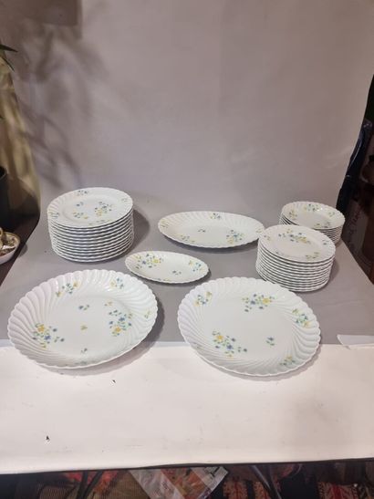 HAVILAND LIMOGES
Partie de service en porcelaine...