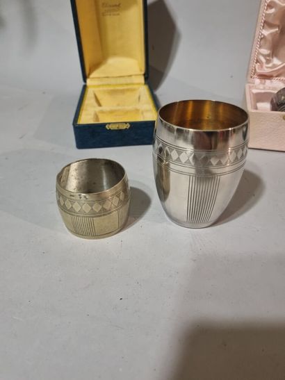 Lot de 3 coffrets : 
1 / Timbale et rond...