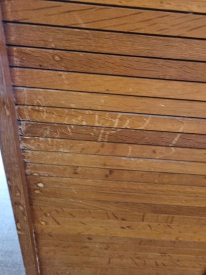 SOA 
Meuble à rideau en bois clair 
H : 178...