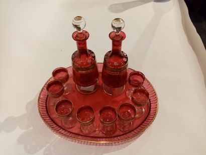 Service à liqueur en verre coloré composé...