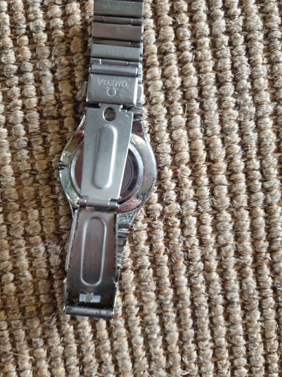 OMEGA DeVille
Montre ultraplate en acier,...