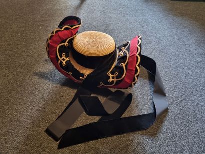 Chapeau bourbonnais à deux bonjours 
H :...
