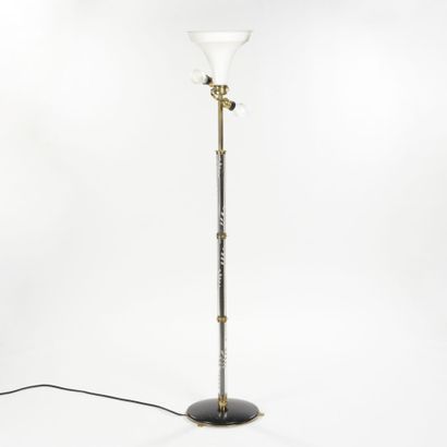 TRAVAIL SUISSE 1960

Lampadaire à base circulaire...