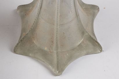 Important soliflore en verre 
H : 100 cm...